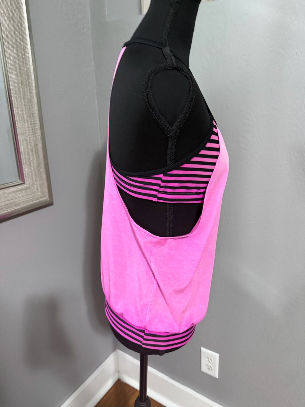 Nike Layered Drape Racerback Tankini Top Pink Striped Athletic Swim Size Medium - Picture 6 of 7